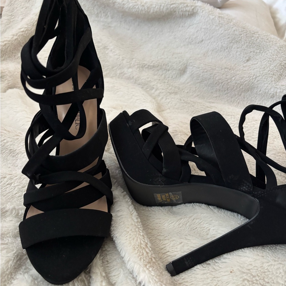 Elegant Black Strappy Heels